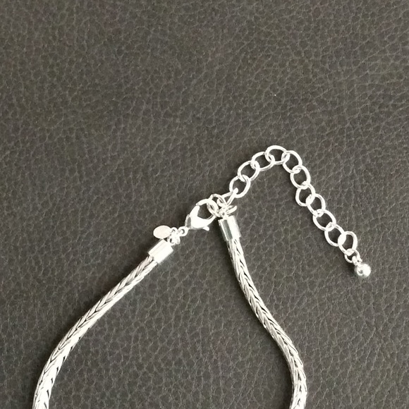 Stunning Silver Chain & Cross - Picture 4 of 4